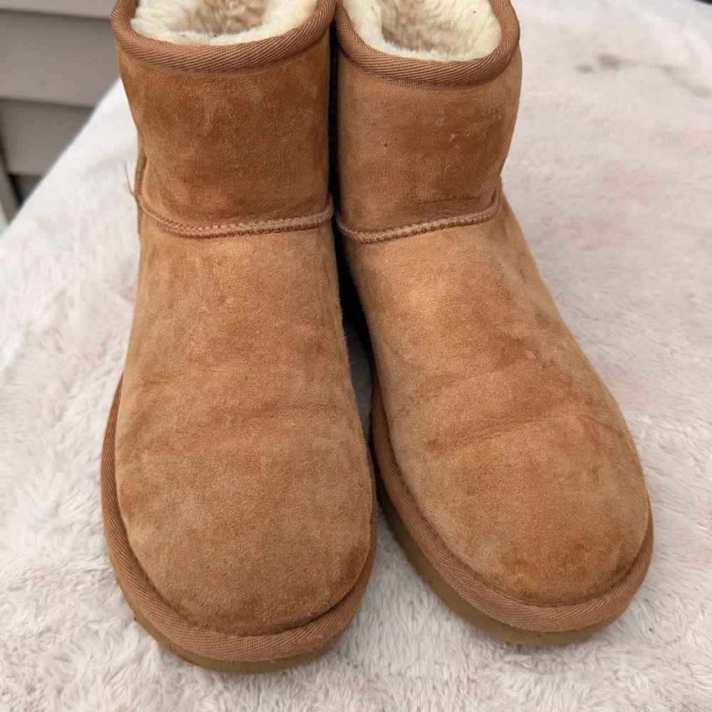 UGG Classic II Mini Boots - Primary Image Women's UGG Classic II Size 7